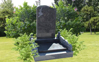 昆明公墓的碑文有什么样的种类？