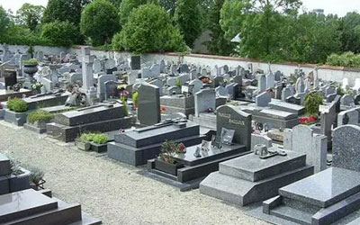 活人购买墓地需要注意什么