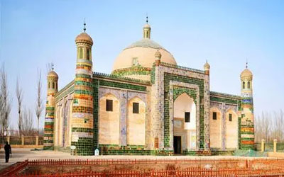 位于南疆喀什的香妃墓，是最具伊斯兰风格的家族墓地，值得一看
