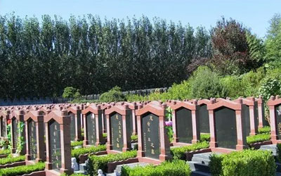 昆明的公墓哪家较好？价格大概是多少?相关的服务有哪些？