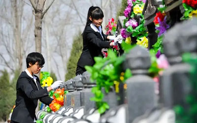 全国政协委员陈霞建议：完善政策法规做好殡葬事业顶层设计