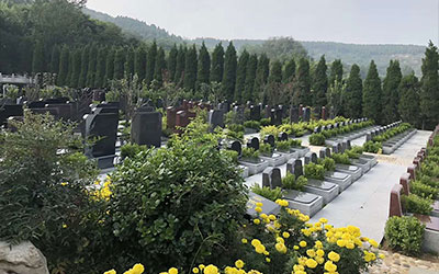 购买墓地需要花哪些费用，昆明优质公墓推荐