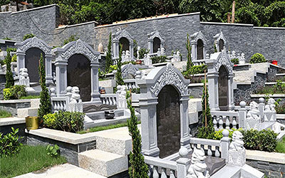 昆明墓地安葬礼仪有哪些？昆明墓碑刻字等费用是多少？